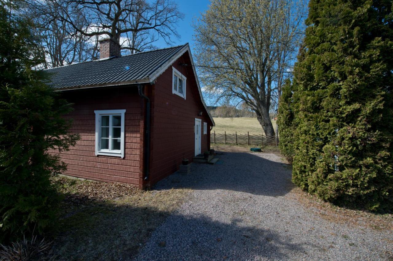 Naturskoent Boende Naera Skoevde Exterior foto